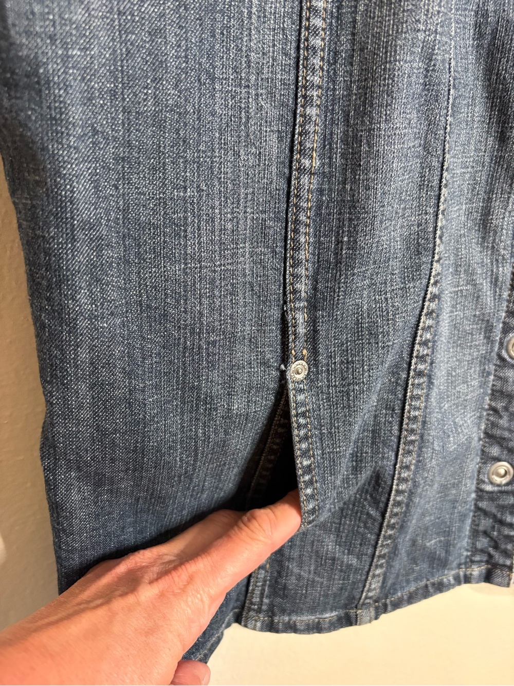 Chico’s Platinum Denim Vest 3 XL Button Front Sleeveless Jean Vest Dark Wash - Picture 4 of 11